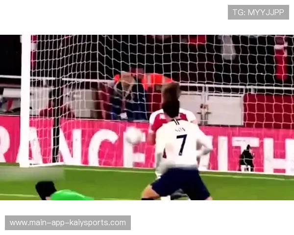 国乒一哥樊振东首次亲临英超，现场气氛感染他发文感叹，国乒樊振东年龄